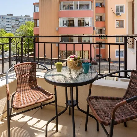 Apartments Flora 1 Burgas Exterior photo