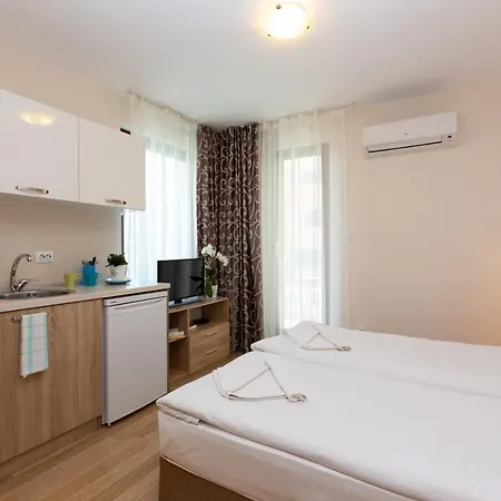 Apartments Flora 1 Burgas Exterior photo
