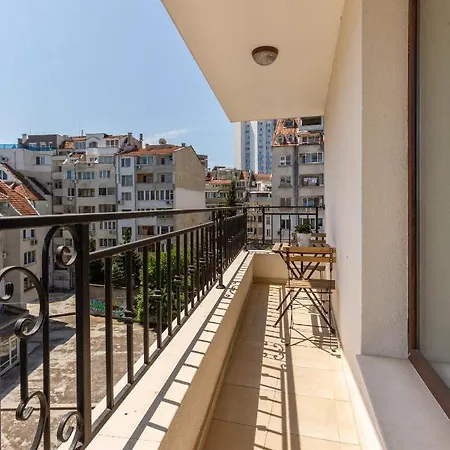 Apartments Flora 1 Burgas Exterior photo