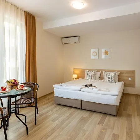 Apartments Flora 1 Burgas Exterior photo