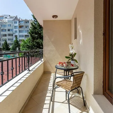 Apartments Flora 1 Burgas Exterior photo