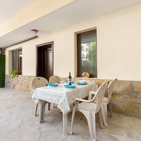 Apartments Flora 1 Burgas Exterior photo