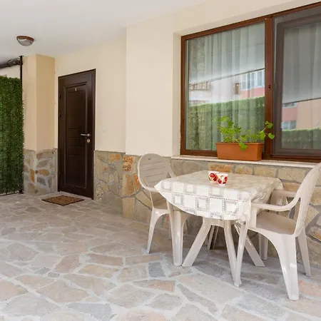Apartments Flora 1 Burgas Exterior photo